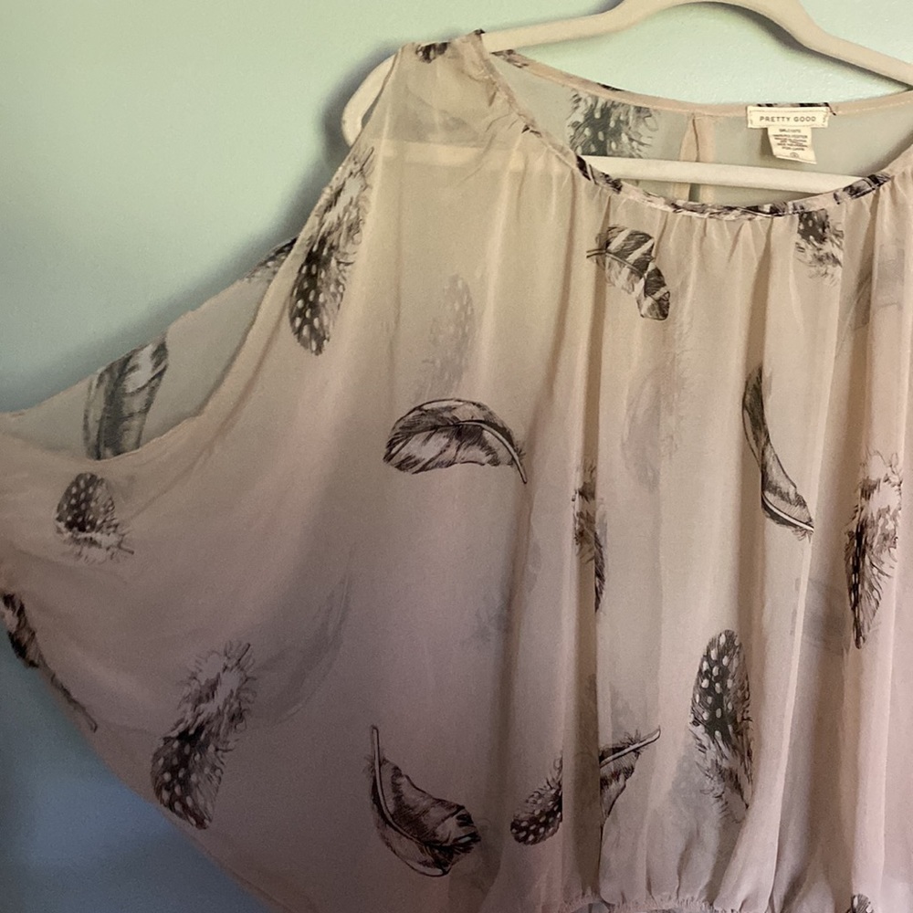 Feather Design Sheer Top. Size M - Picture 4 of 6